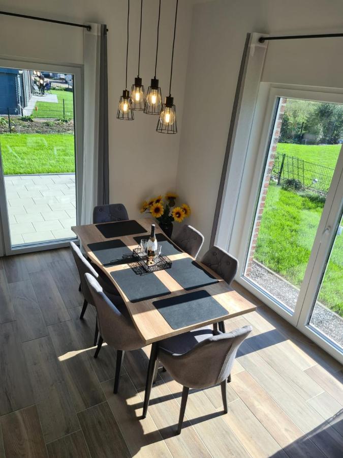 Haus Kuestenbrise - Urlaub Mit Hund An Der Kueste Mit Eigenen Garten, Sauna Und Gemuetlichen Kaminfeuer Schweiburg Eksteriør billede