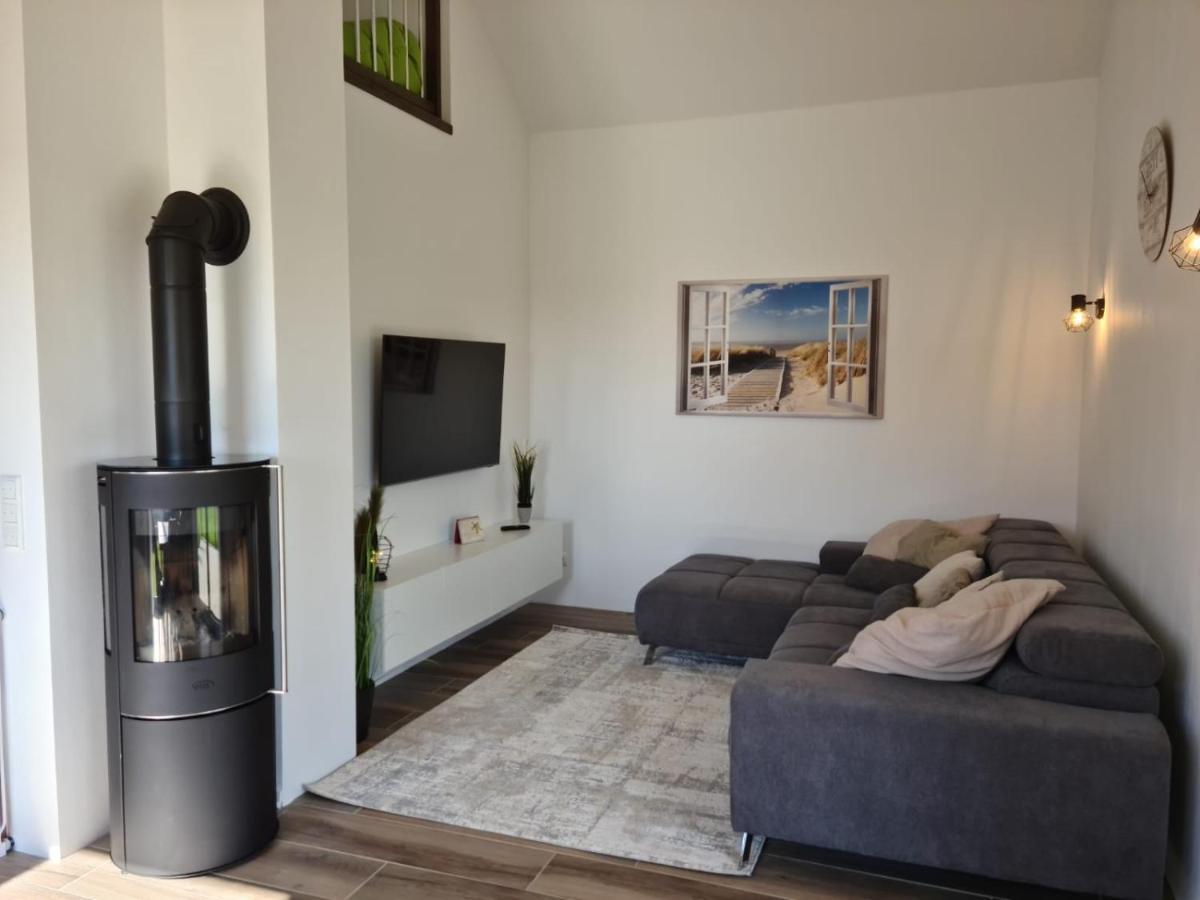 Haus Kuestenbrise - Urlaub Mit Hund An Der Kueste Mit Eigenen Garten, Sauna Und Gemuetlichen Kaminfeuer Schweiburg Eksteriør billede